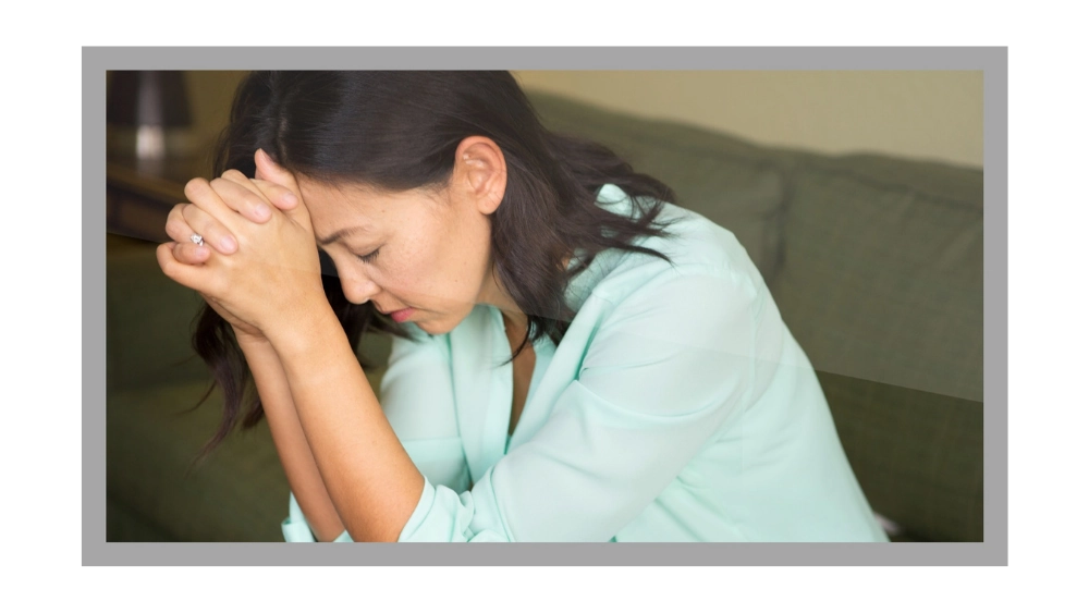 疲れや体の不調に悩む女性のイメージ